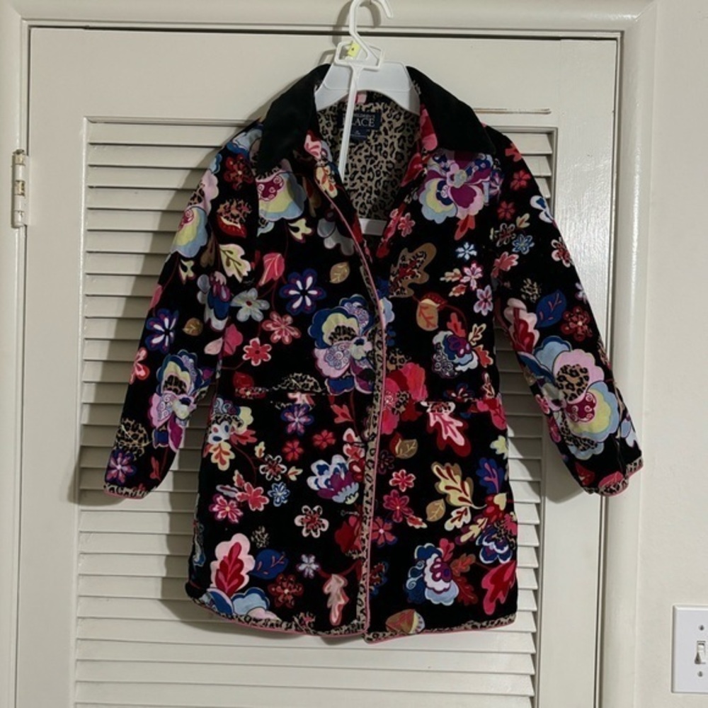 Children’s Place Velour Black Floral Leopard Buttoned Coat Jacket size 7-8
